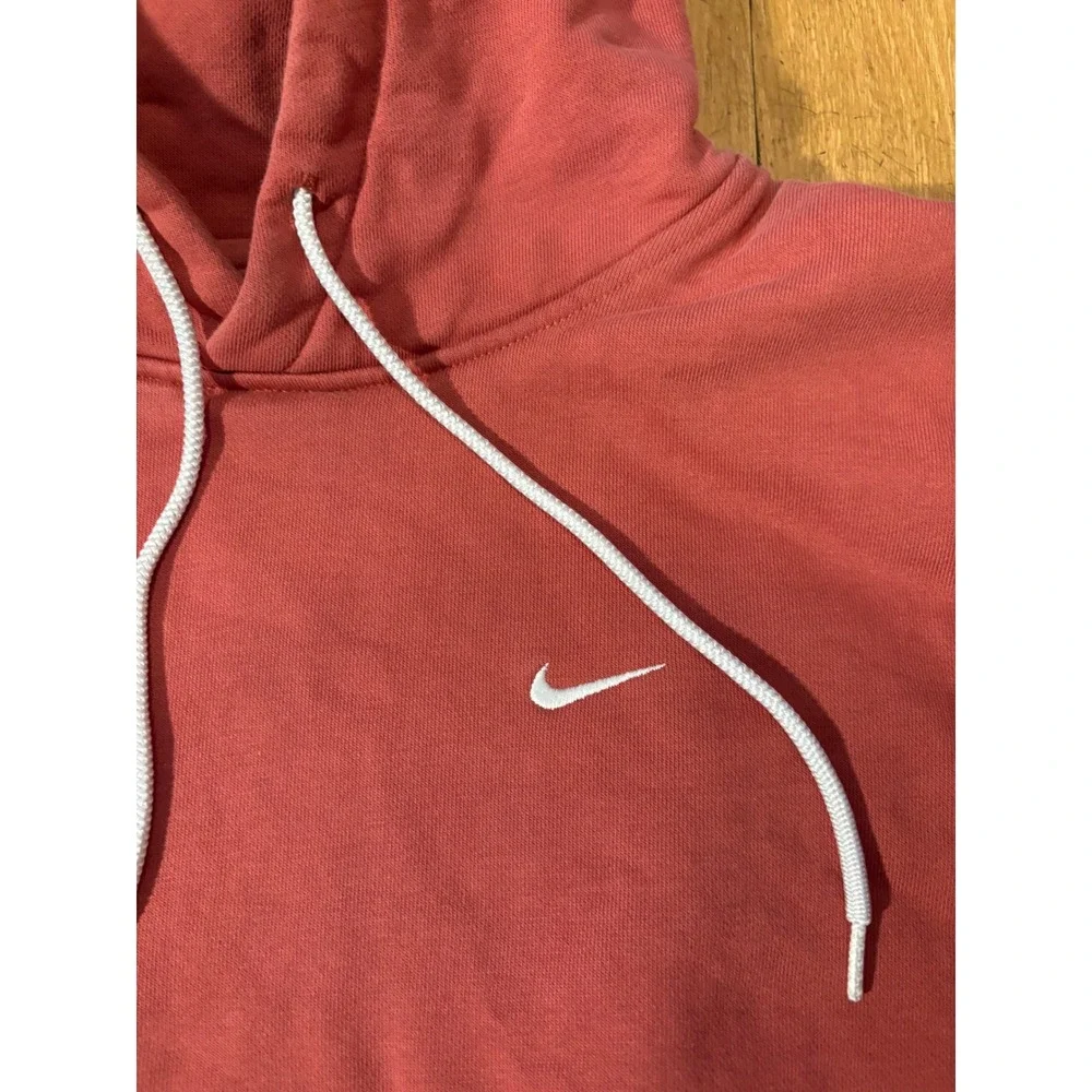 Nike solo swoosh